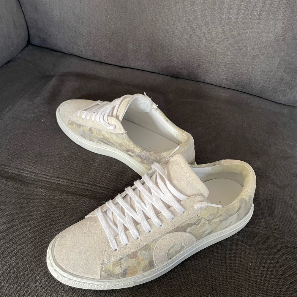 Oliver Cabell Cream and White Low-Top Sneakers - Picture 6 of 10